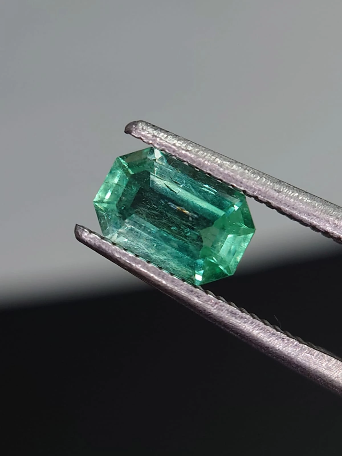 0.92ct Natural emerald from Panjshir Afghanistan — view 1